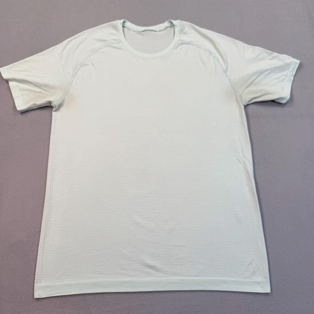 Lululemon Shirt Mens Medium Green Short Sleeve Lightweight Running Athletic Tee